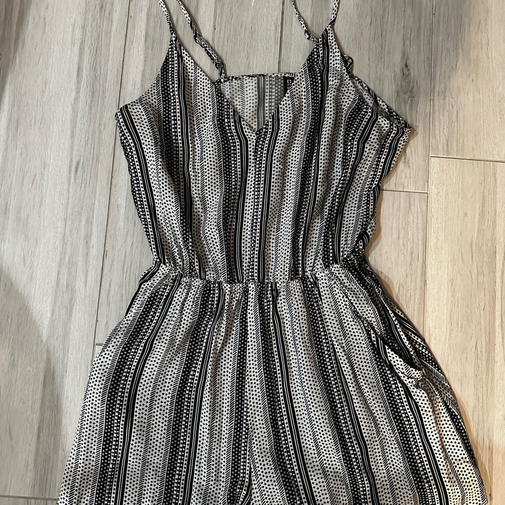 H&M Monochrome Patterned Top